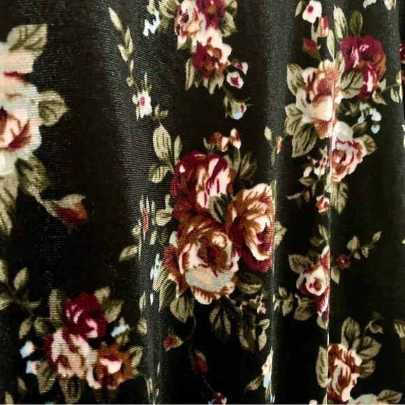Flower Print Velour Top - Picture 3 of 4